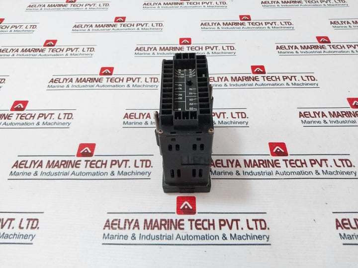 Jumo 703031/40-044-101-00-101 Microprocessor Controller 93-263V