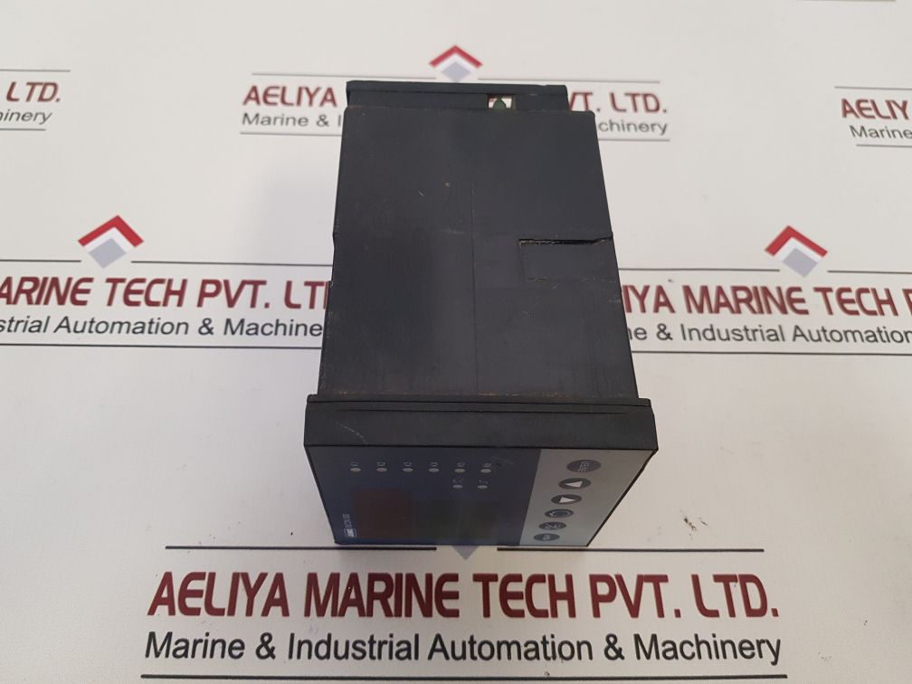 Jumo dicon 500 temperature controller 703570/081-1100-110000-23-00/00,064