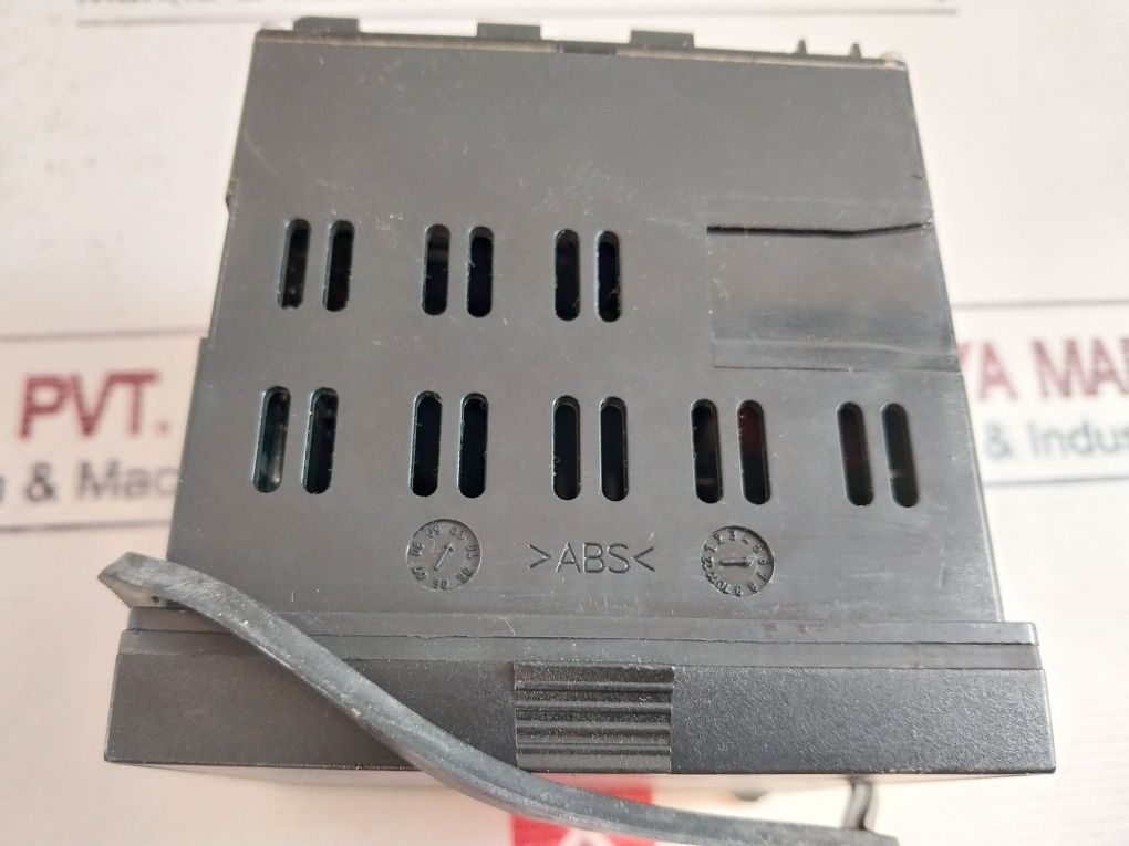 Jumo Dtron 04.1 Microprocessor Controller