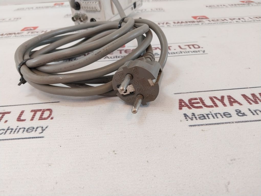 Jvc Tm-1010Pn Video Monitor Tk-c1481Eg Color Video Camera 3239 Photo Optic Lamp With Connector Cables