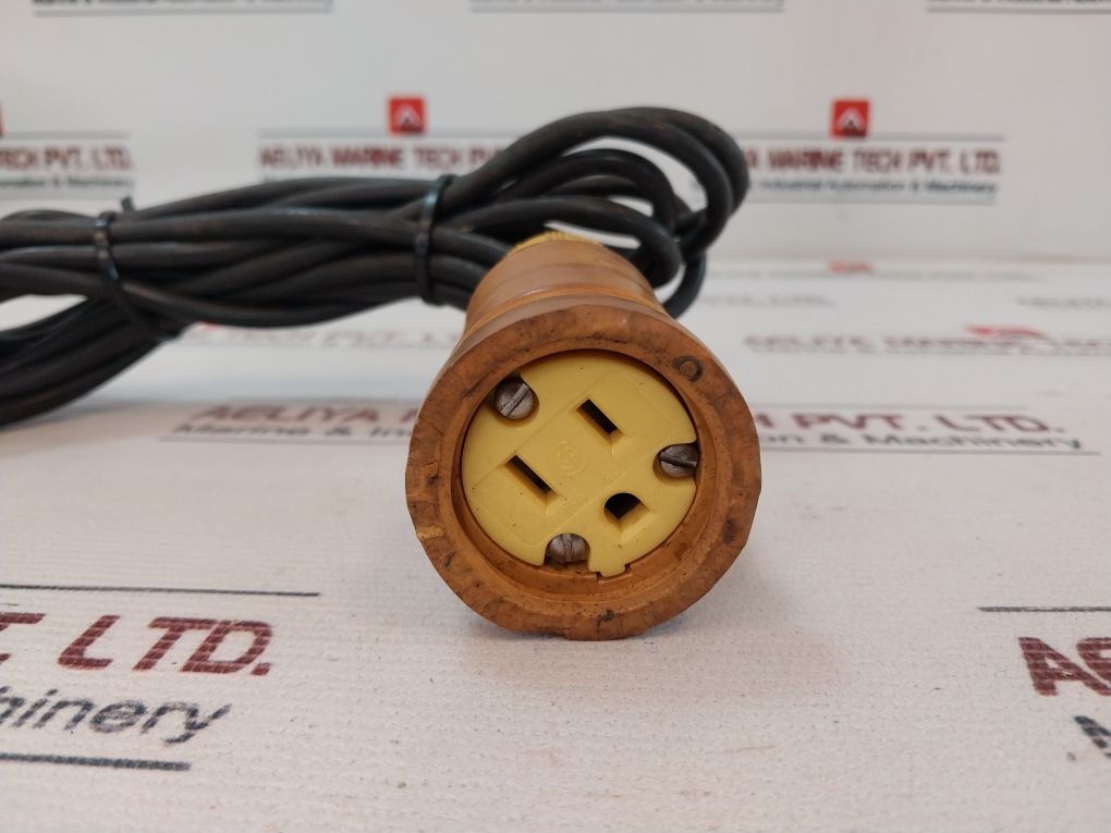 Jvc Tm-1010Pn Video Monitor Tk-c1481Eg Color Video Camera 3239 Photo Optic Lamp With Connector Cables