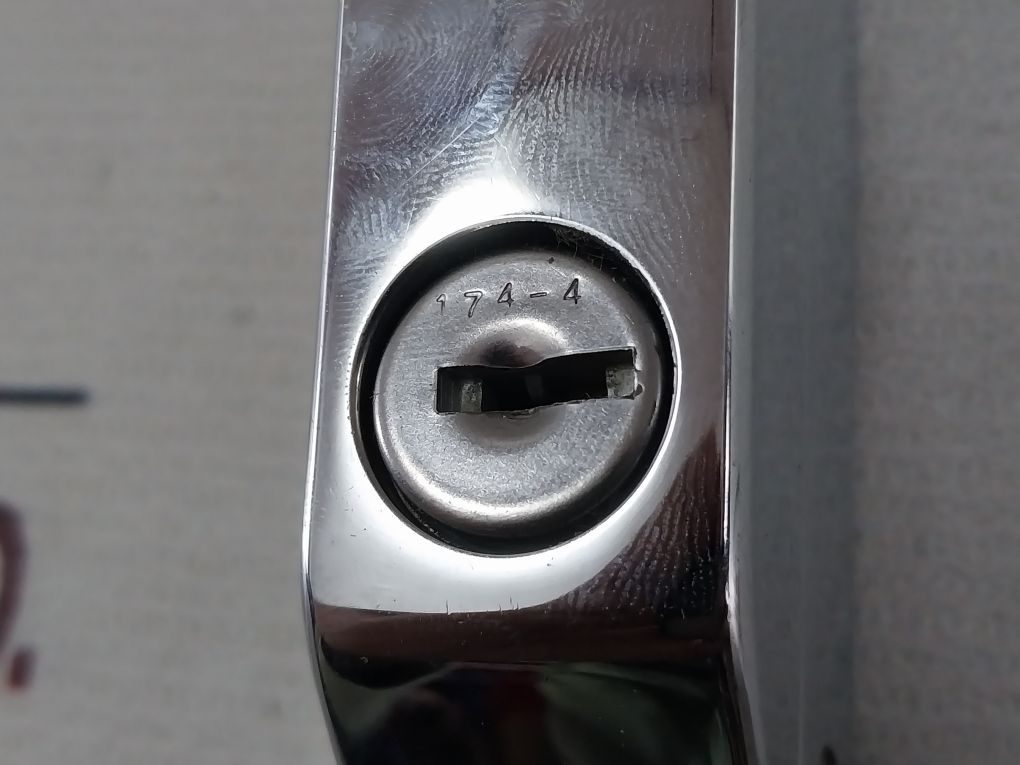 Kason 174-4 Latch Straight Handle With Lock 174-4
