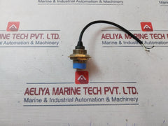 Keyence Ev-130M-ev-130U Dc Two-wire Self Contained Amplifier Proximity Sensor