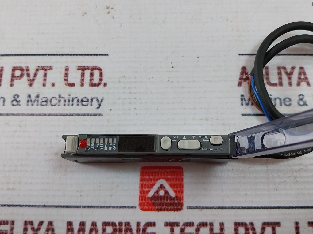 Keyence Fs-v11P Fiber Optic Amplifier Sensor 8521489 Class 2