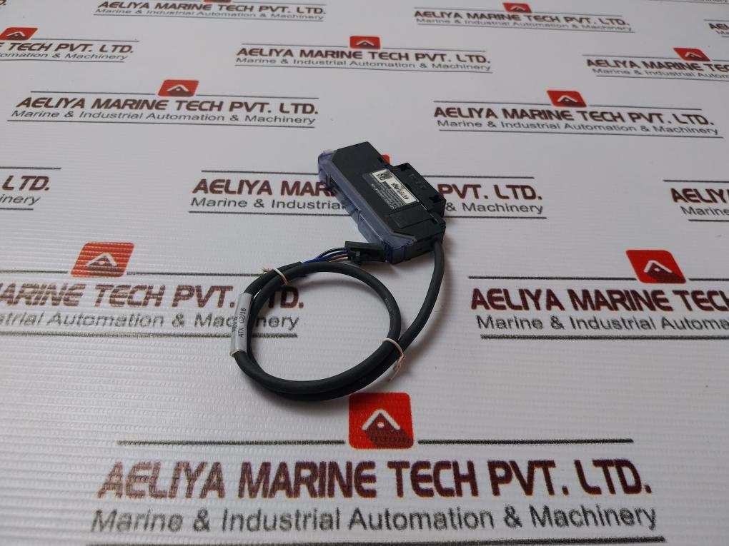 Keyence Fs-v21R Digital Display Fiber Amplifier 12-24V Dc