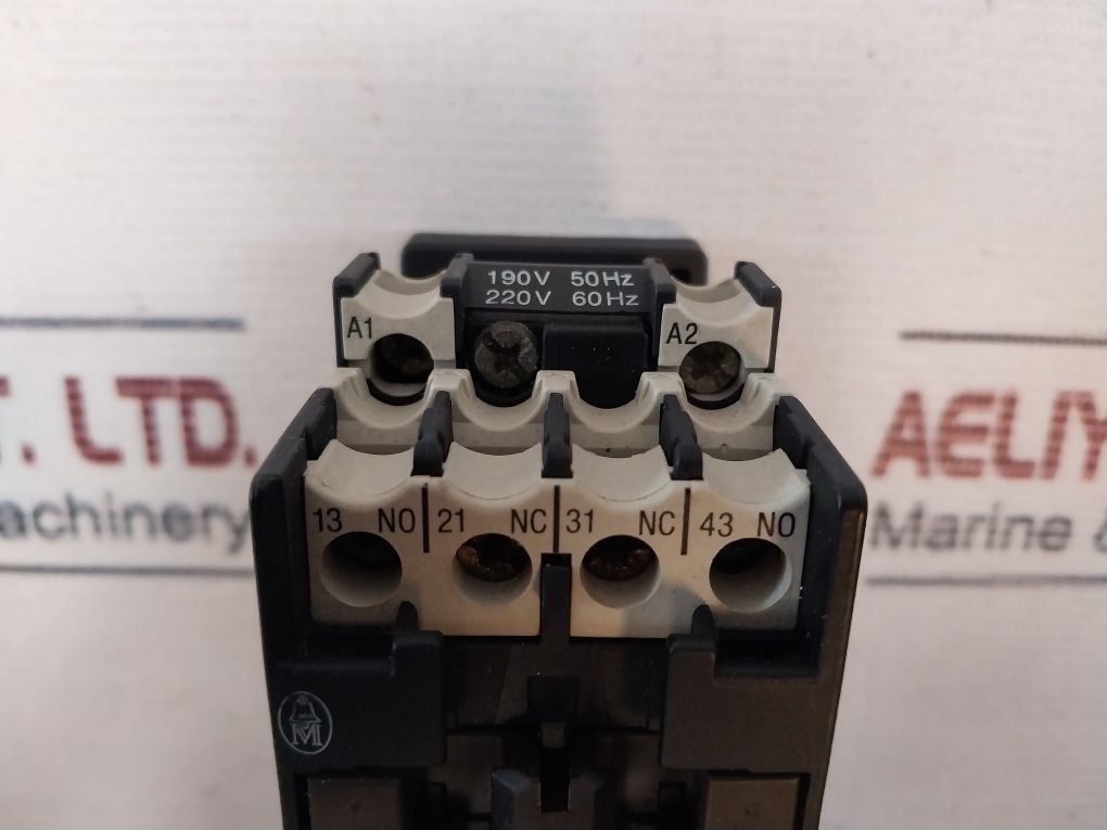 Klockner-moeller Dilr22 Contactor Relay 220V 60Hz