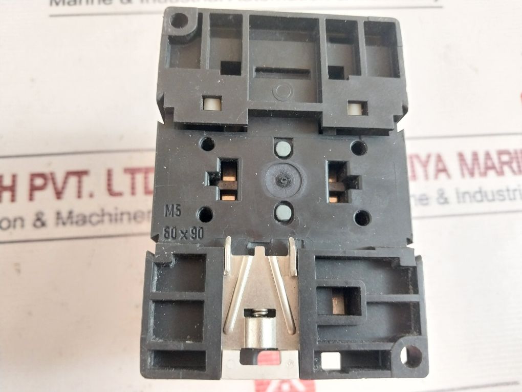 Klockner Moeller Dil 2M Contactor 3 Pole Break 250 V Dc