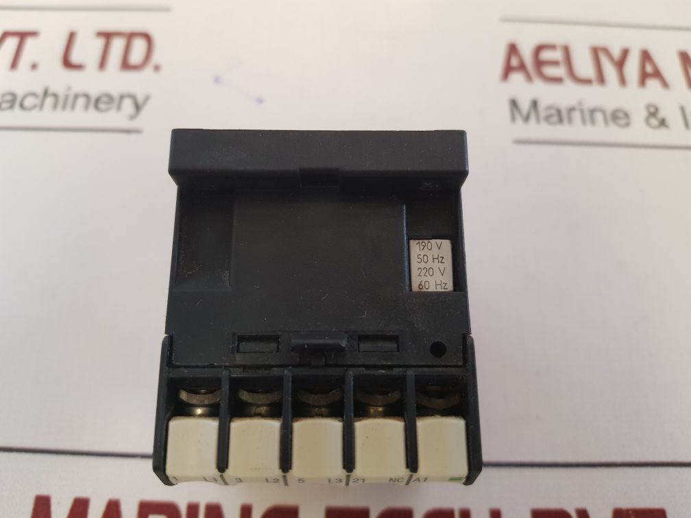 Klockner Moeller Dil Em-01 Contactor 190V 50Hz 220V 60Hz