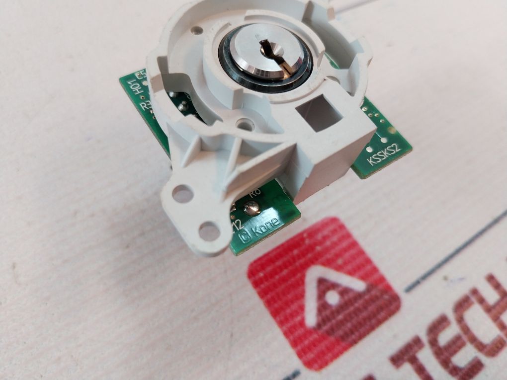 Kone Km50015172H01 Elevator Door Lock With Keys