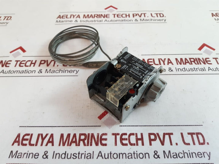 Danfoss Kp 77 Temperature Control Switch