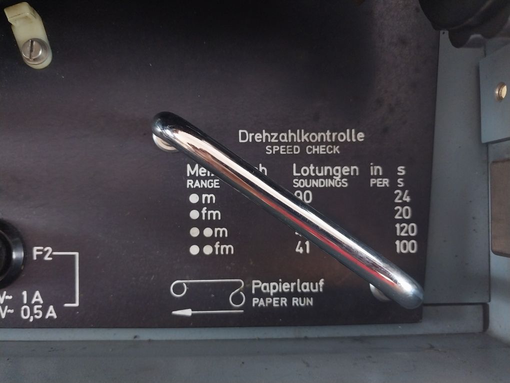 Krupp Atlas-elektronik Echograph 460 Az 6023 Echosounder Display Device