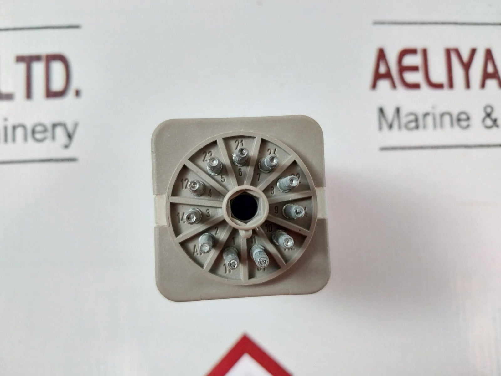 Kuhnke Uf3-110Vdc N Universal Relay