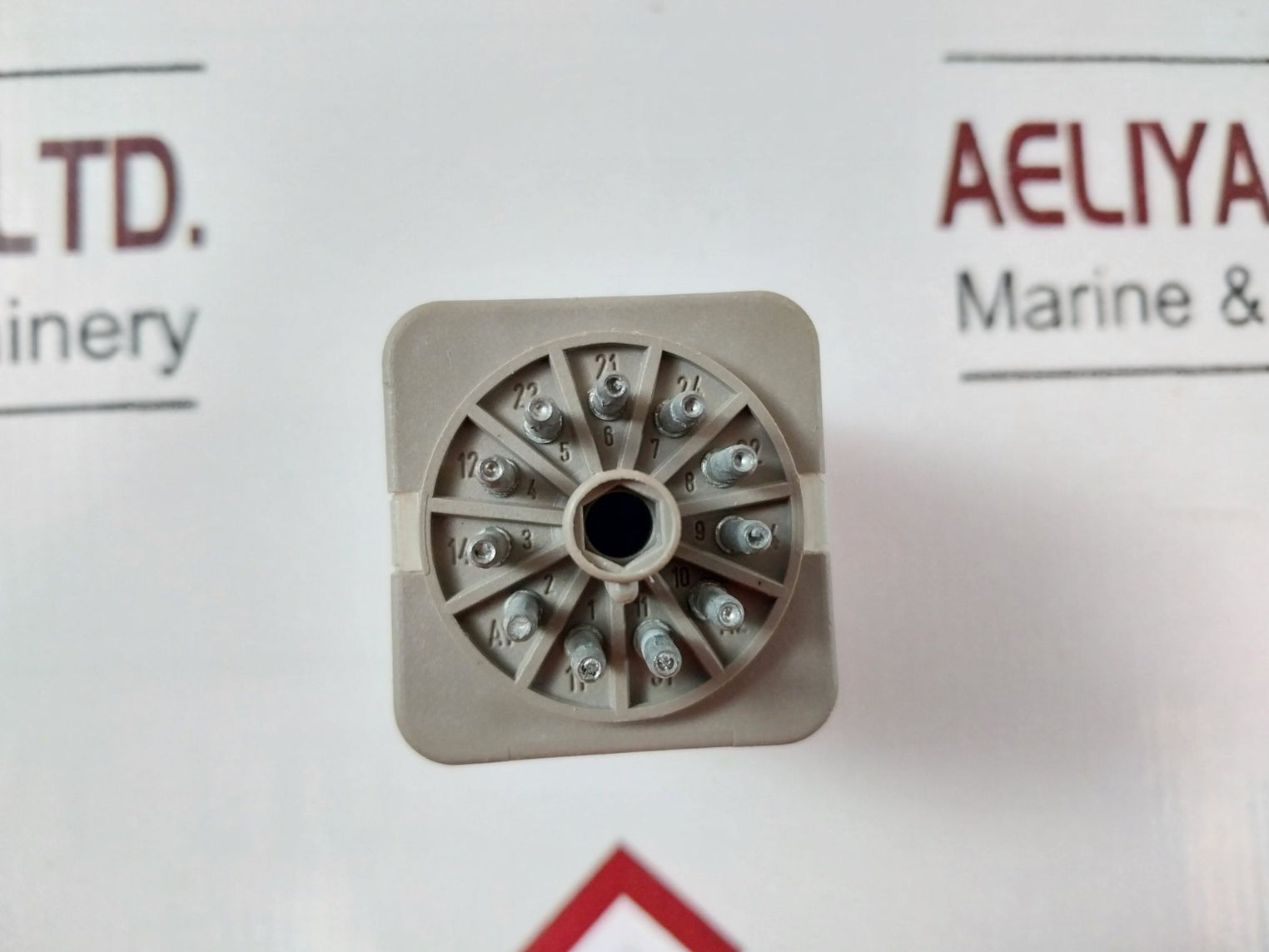 Kuhnke Uf3-110Vdc N Universal Relay