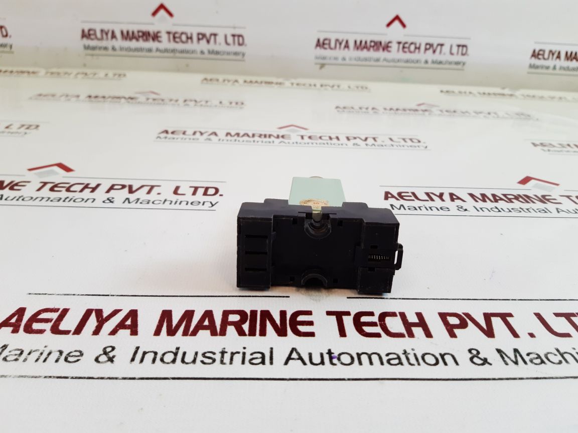 Kun Hung Ktm-1M Timing Relay 0 To 30 Sec With Socket Base
