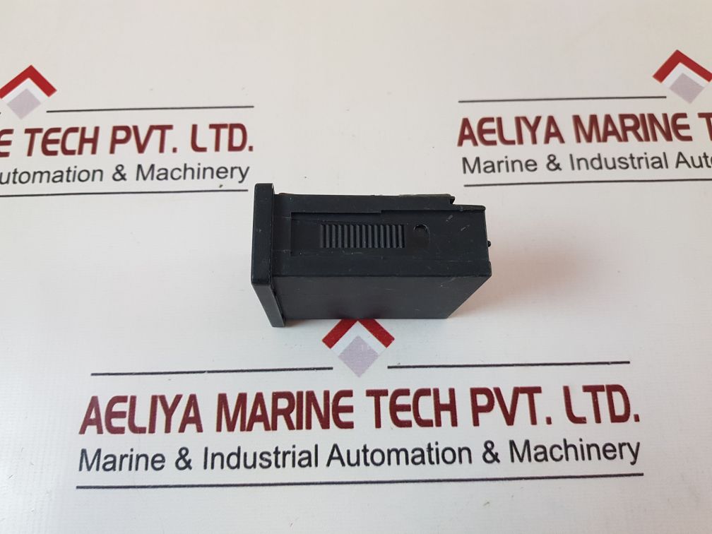 Lae Electronic Mcdu 11/2 T1Rd Panel Meter