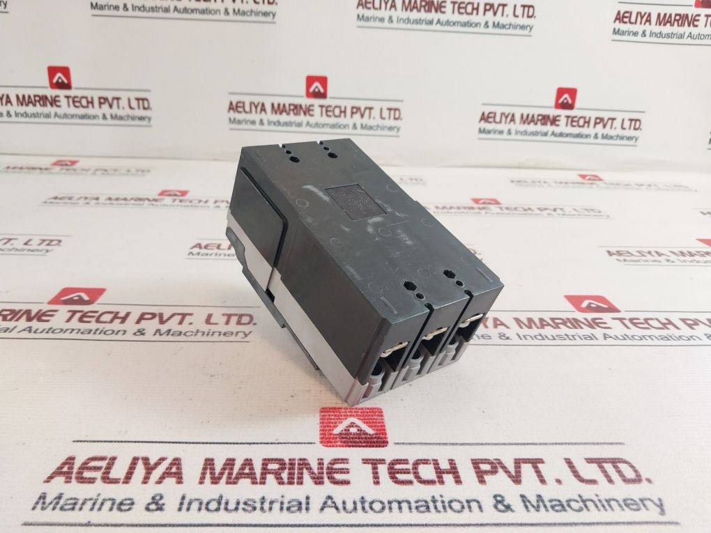 Larsen & Toubro Dn0-160Sd 3 Pole Moulded Case Circuit Breaker