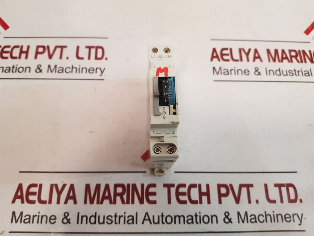 Legrand 037 40 Microrex Qt11 Analogue Timer Switch