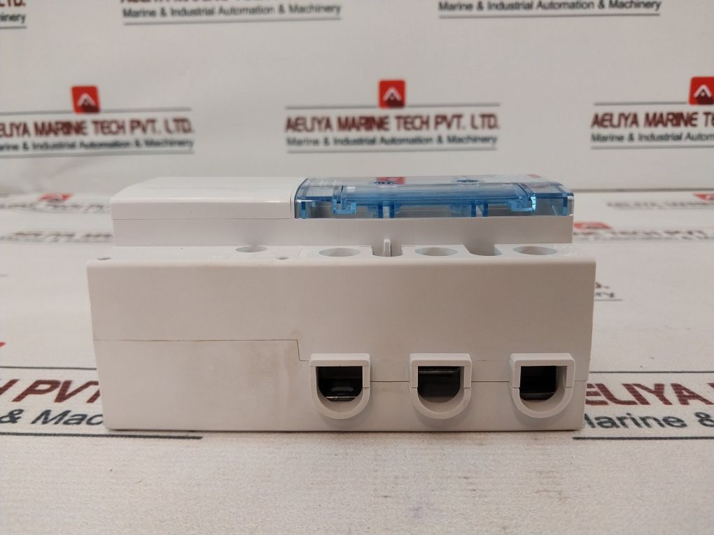 Legrand 225 25 Proximity Isolating Switch