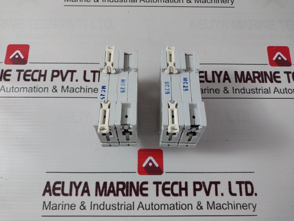 Legrand C25 032 70 Miniature Circuit Breaker 415V Ac 2-pole