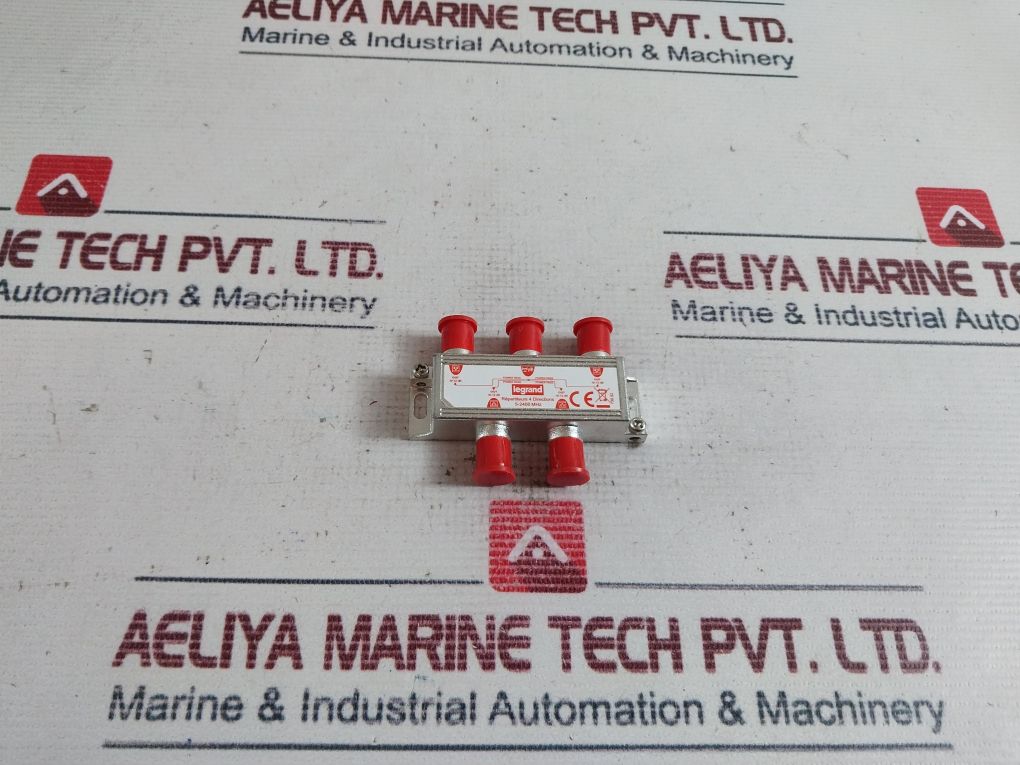 Legrand 739 82 4-way Splitter