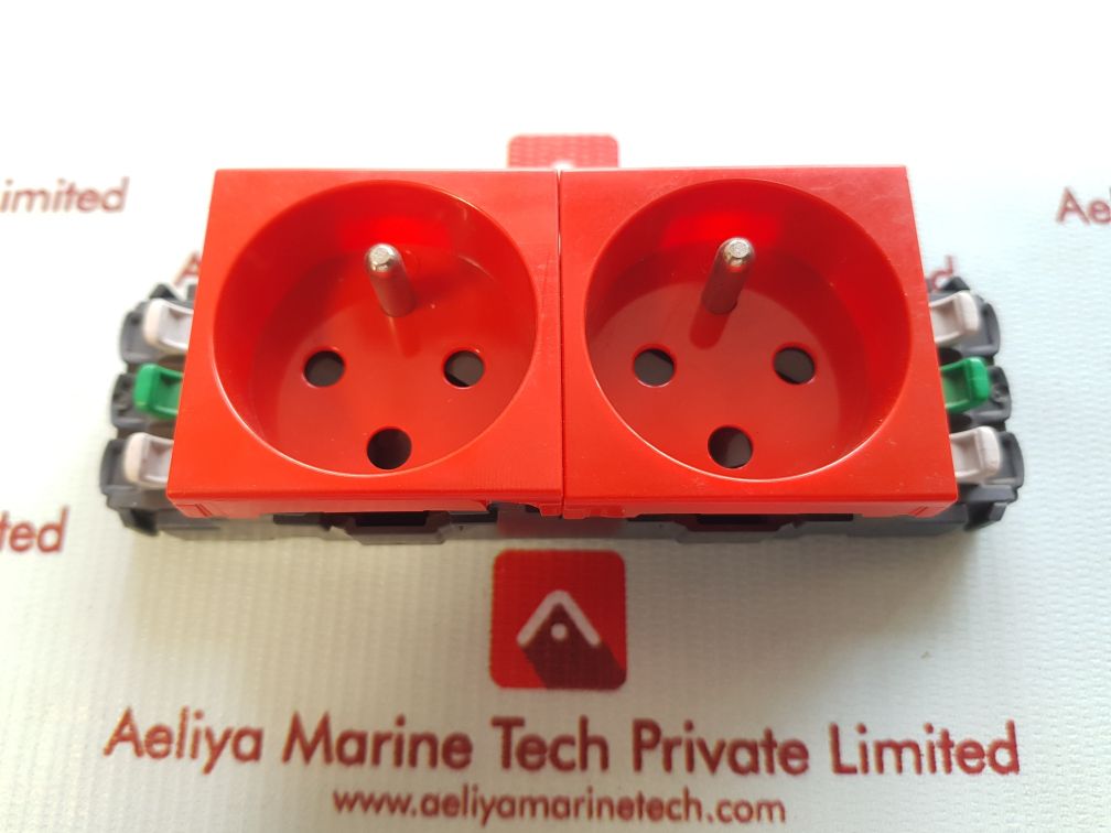 Legrand 77322 Socket