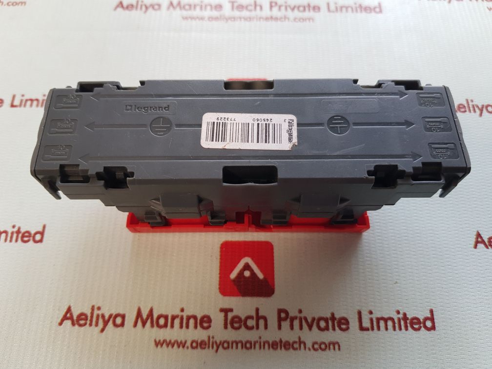 Legrand 77322 Socket