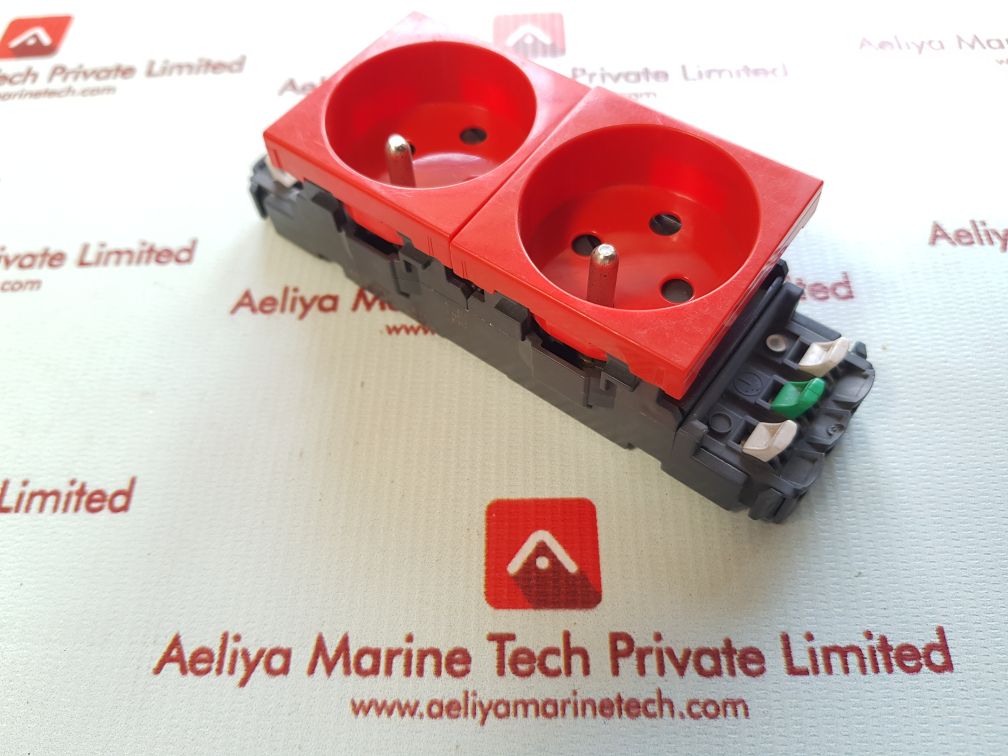 Legrand 77322 Socket