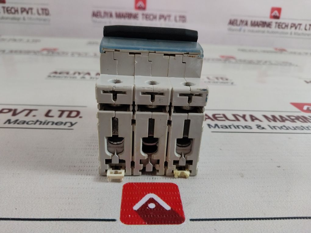 Legrand D 63