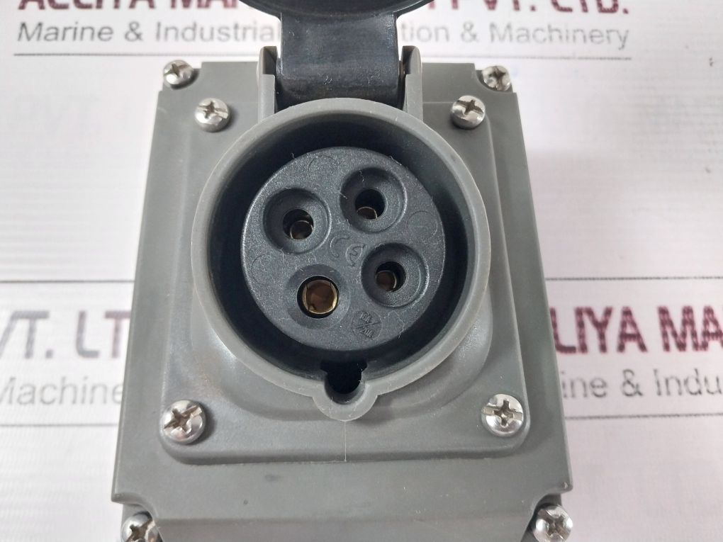 Legrand Hypra 3P+ 16A