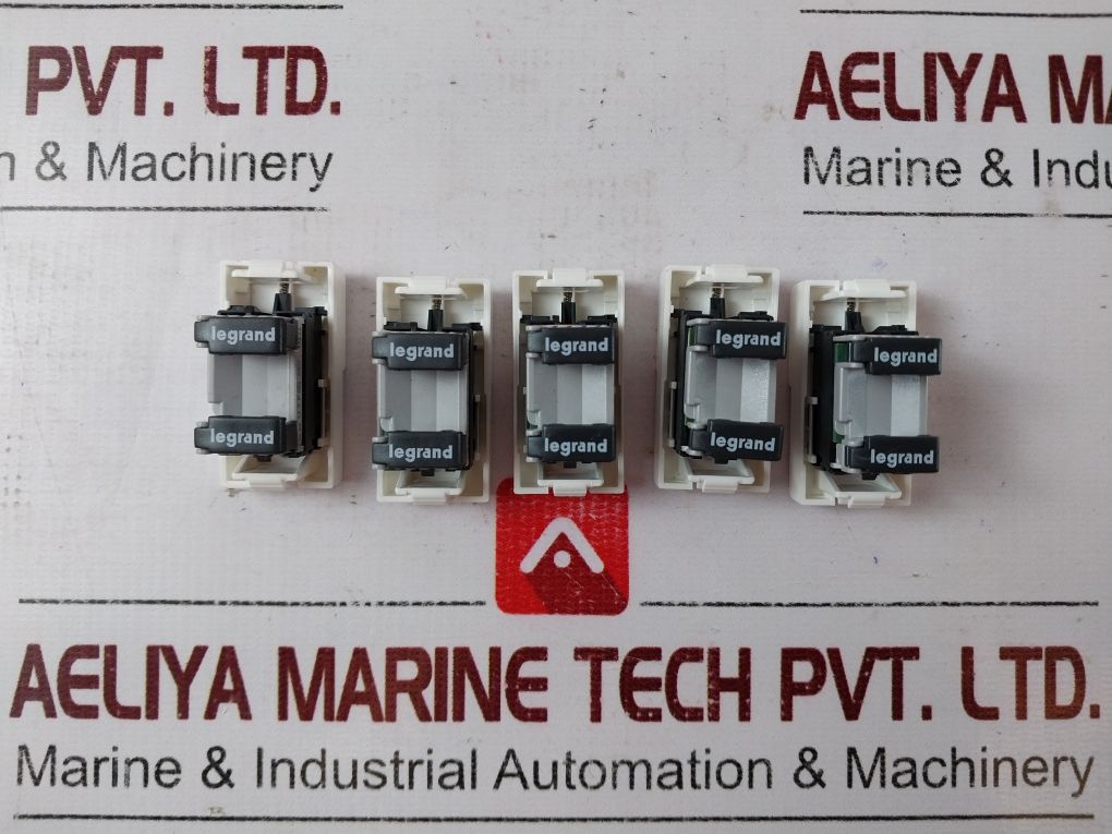 Lot Of 13X Legrand Utp 742 85 Socket Module