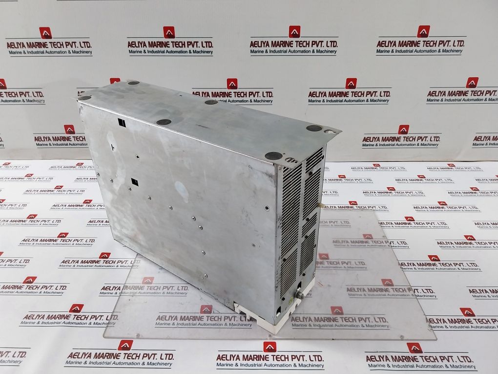 Lenze 33.9224 E Servo Drive 00384880