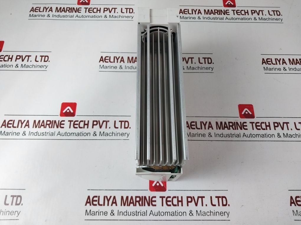 Lenze E82Ev152_4C200 Inverter 8200 Vector