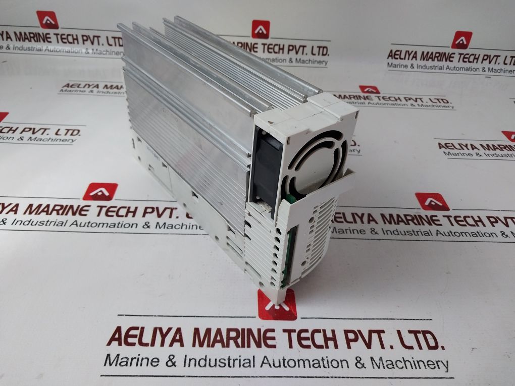 Lenze E82Ev152_4C200 Inverter 8200 Vector