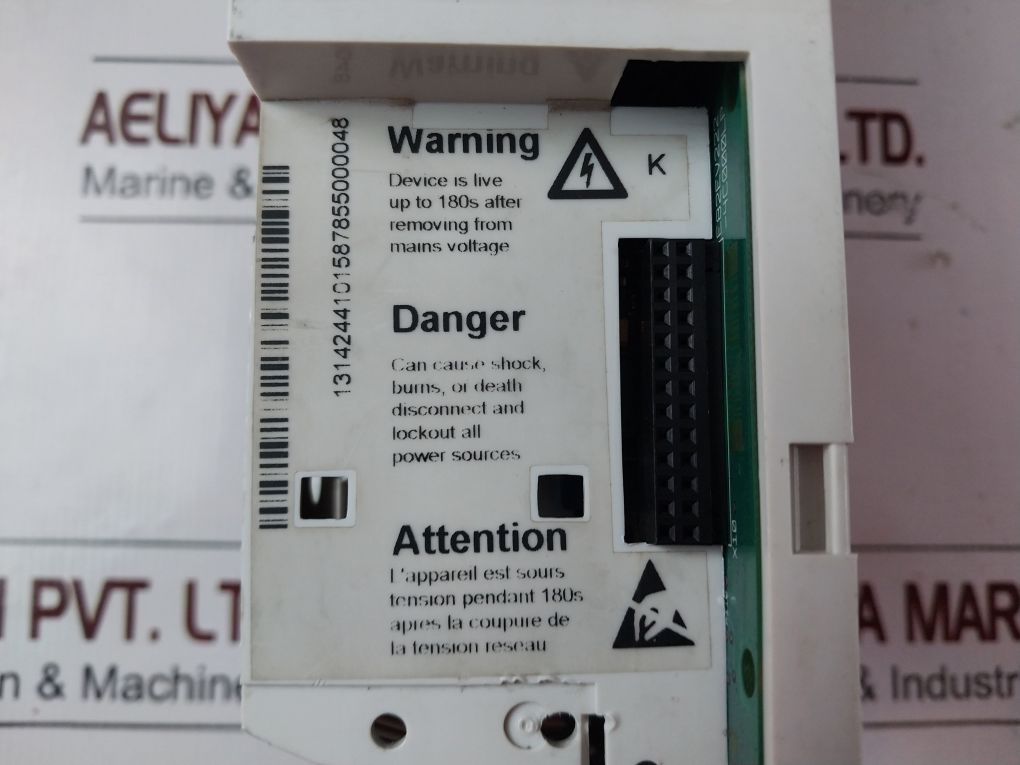 Lenze E82Ev152_4C200 Inverter 8200 Vector