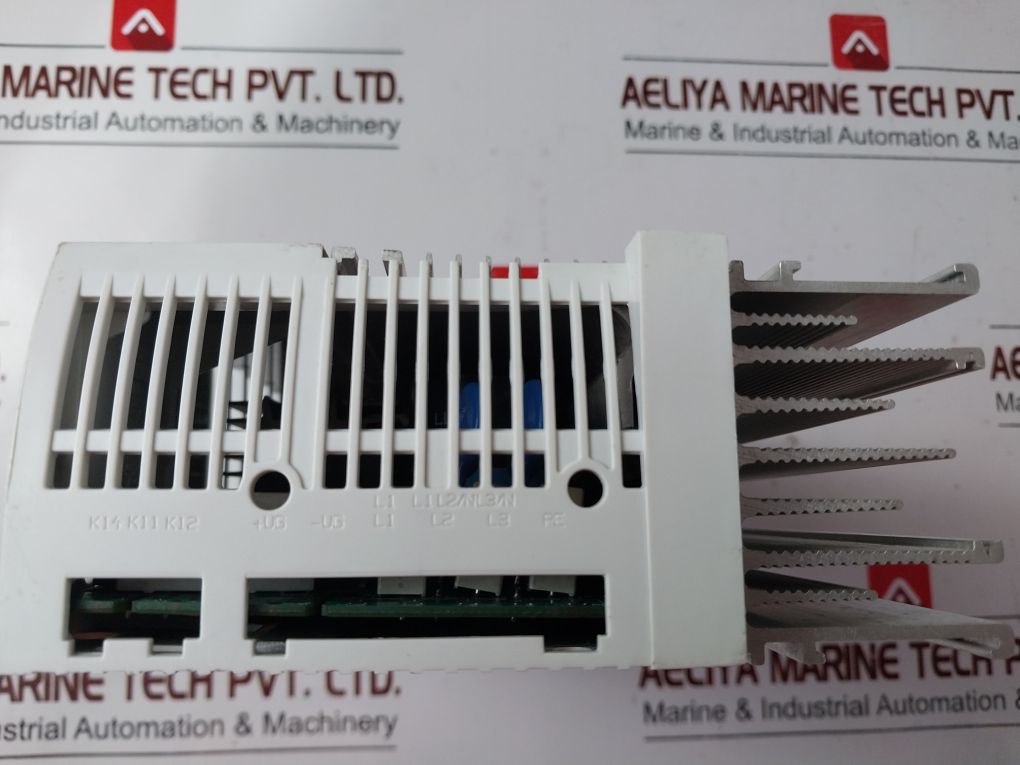 Lenze E82Ev152_4C200 Inverter 8200 Vector