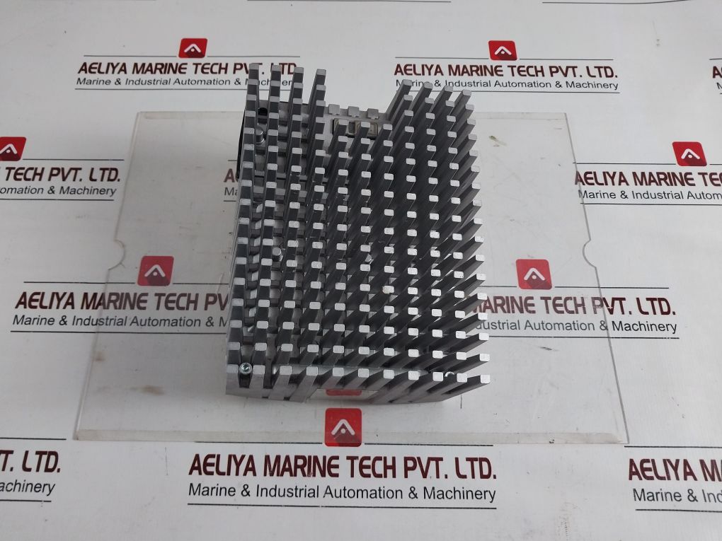 Lenze E82Mv222_4B001 Inverter Drive