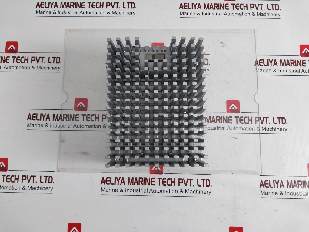 Lenze E82Mv222_4B001 Inverter Drive