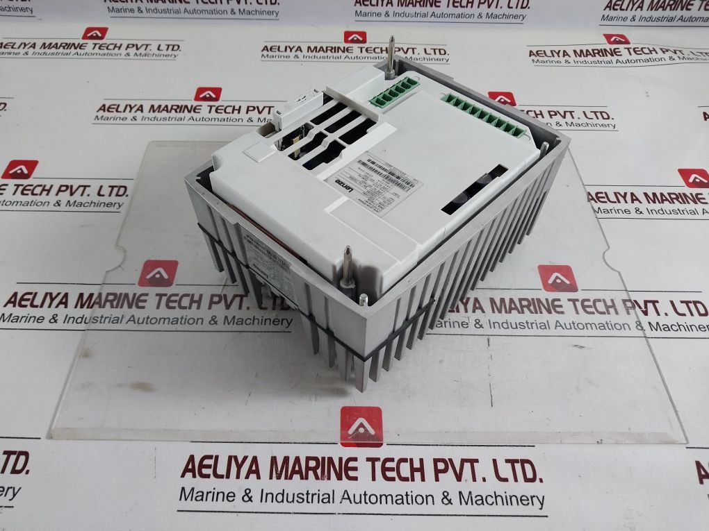 Lenze E82Mv222_4B001 Inverter Drive