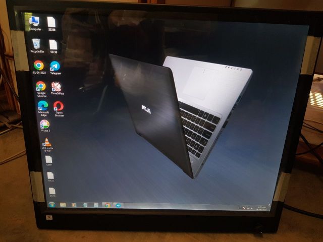 Lips N190De Display Monitor