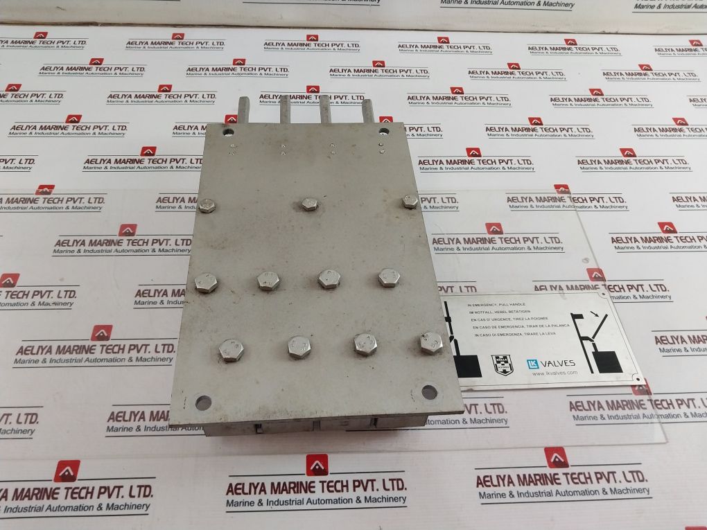 Lk Valves Hydraulic Control Station With 4 Control Handles 16B