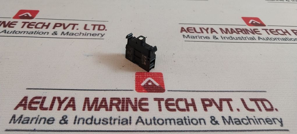 Lot Of 10X Eaton M22-led-r Light Unit