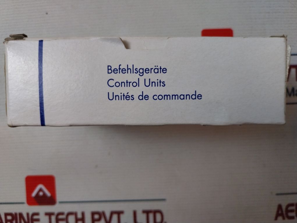 Schlegel Qxjt-rt Push Button Head With Light-red 96309