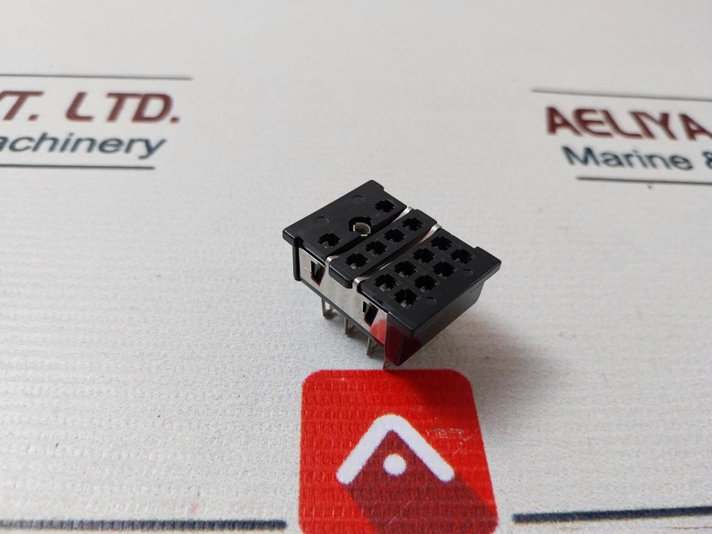 Lot Of 11X Omron Py-14 Back Connection Relay Socket