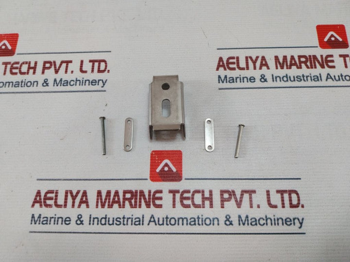 Lot Of 12X Aqua Signal 8010007400 Clamp