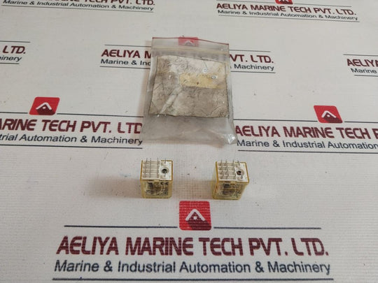 Lot of 2X Idec Ry4S-u Relay 5A 30Vdc