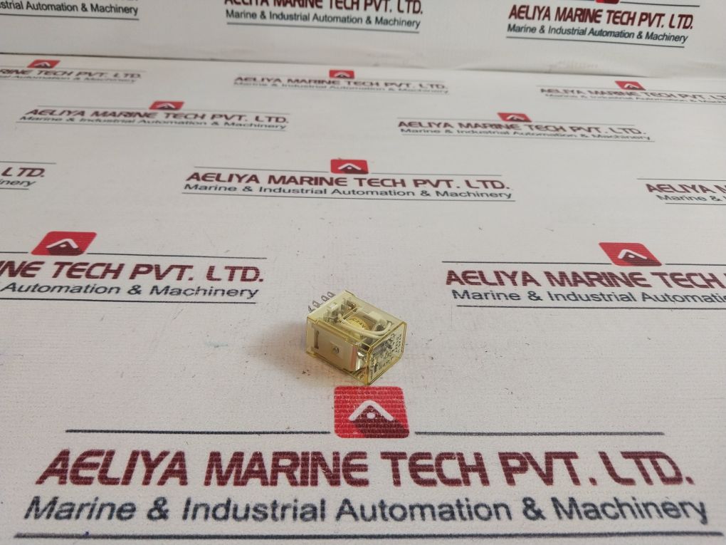 Lot of 2X Idec Ry4S-u Relay 5A 30Vdc