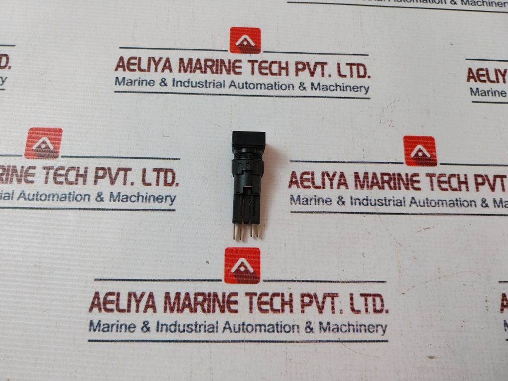 Lot Of 2X Moeller Vde 0660 Pilot Lamp Green 250V