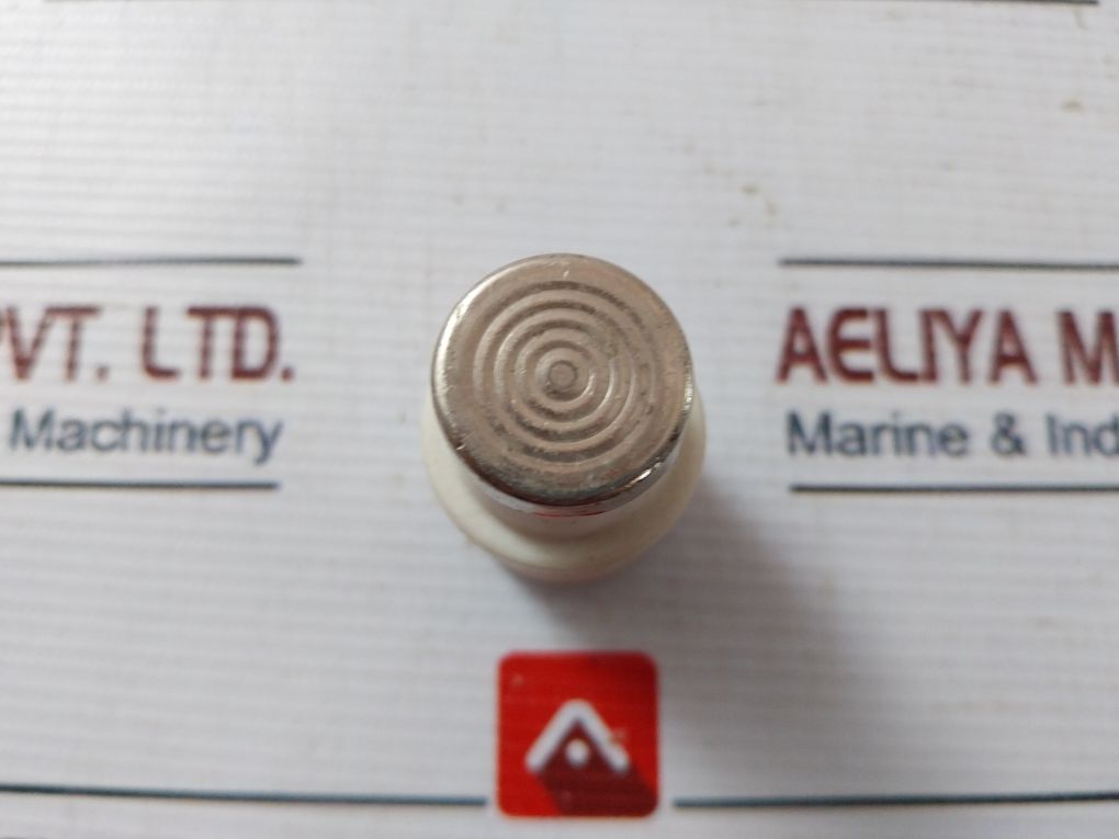 Lot Of 34X Ifo Electric 63/500 Ceramic Fuse