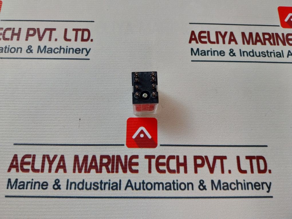 Lot Of 4X Omron My2N-d2 Relay 100/110Vdc