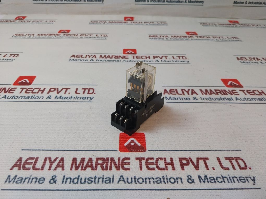 Lot Of 4X Omron My4 Relay With Socket Base 24Vdc